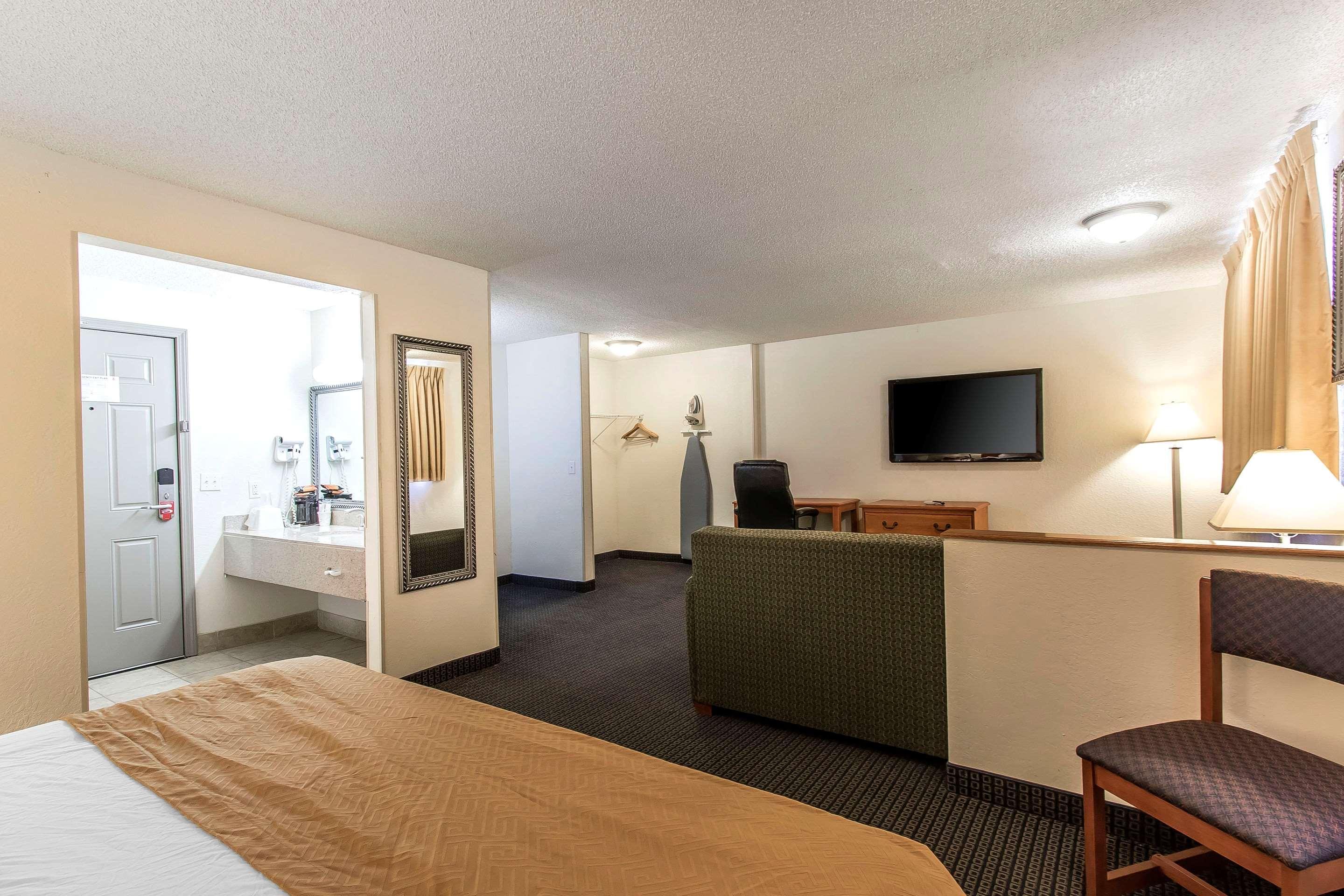 Brentwood Inn Clinton Dış mekan fotoğraf