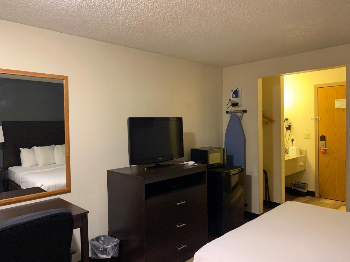 Brentwood Inn Clinton Dış mekan fotoğraf